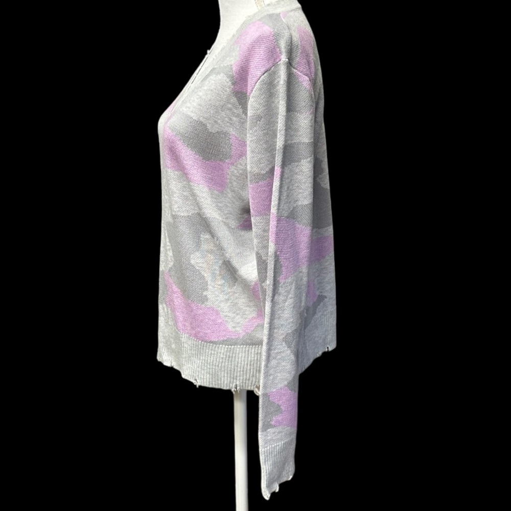 Fate Distressed Frayed Pink & Gray Camo Print Wool Blend Sweater Size M - Picture 2 of 8